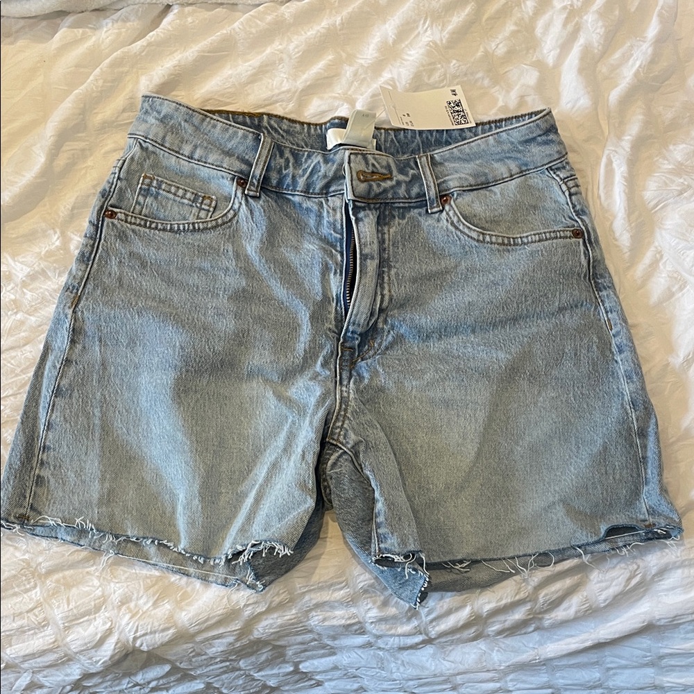 H&M Women's Light Wash Denim Shorts